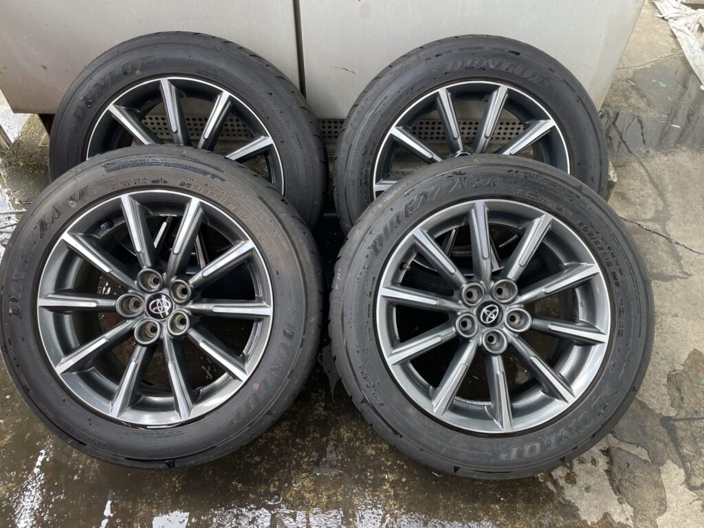 トヨタ86純正タイヤアルミセット