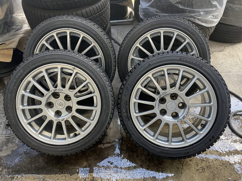 スバルインプレッサ純正タイヤアルミ